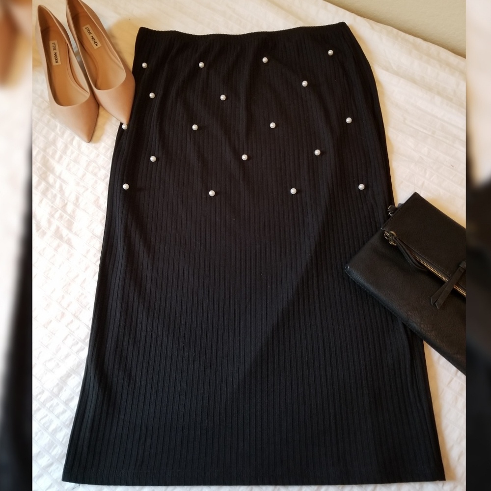 NWOT midi pencil skirt